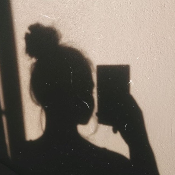 Meet your Posher, Samia - Picture 1 of 1